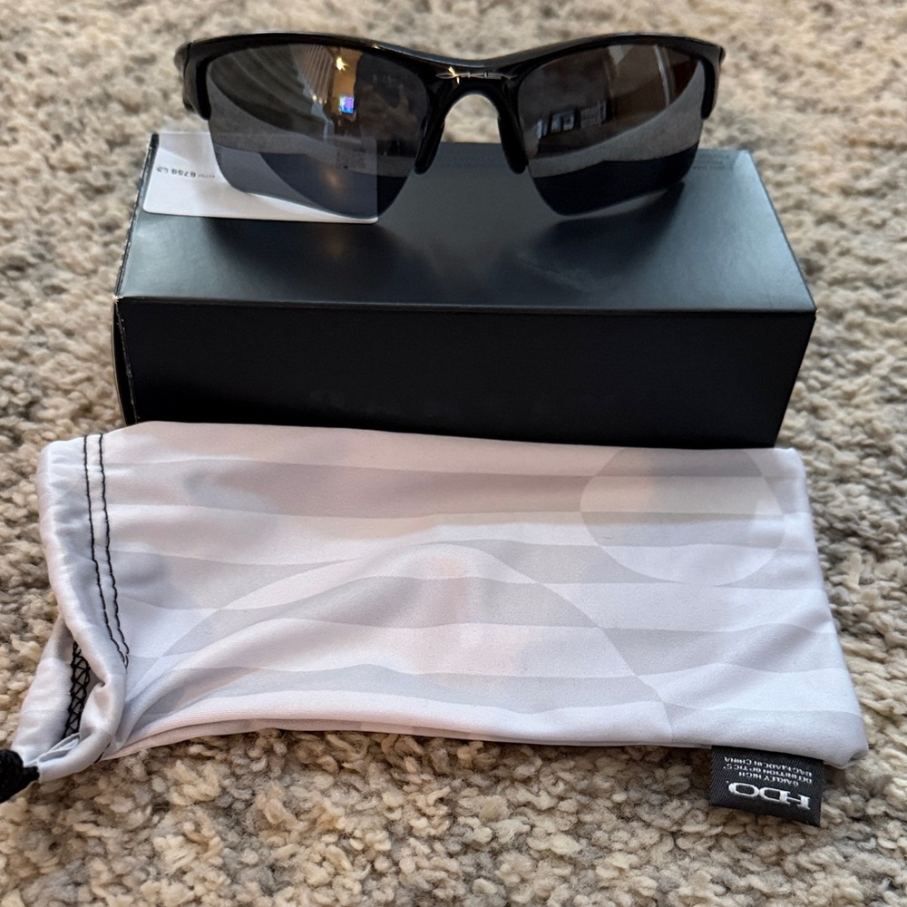 Brand New OAKLEY HALF JACKET 2.0 New in box!!